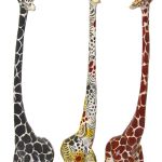 HO0010-0 Giraffe sitzend Jakarandaholz 30 cm Kenia